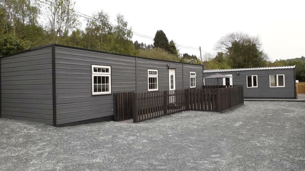 The Cabins Hotel Kirikee Exterior photo